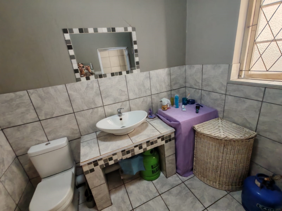 8 Bedroom Property for Sale in Sydenham Eastern Cape